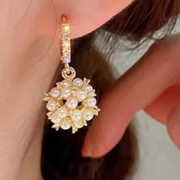 18K Gold Plated Stainless Steel Faux Pearl Rhinestone Earrings - Picture 4 of 4